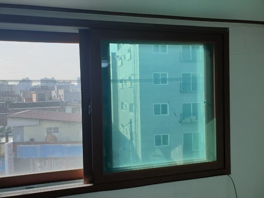 유리에 금이 가서 교체했어요 서울 중곡동 복층 유리 시공