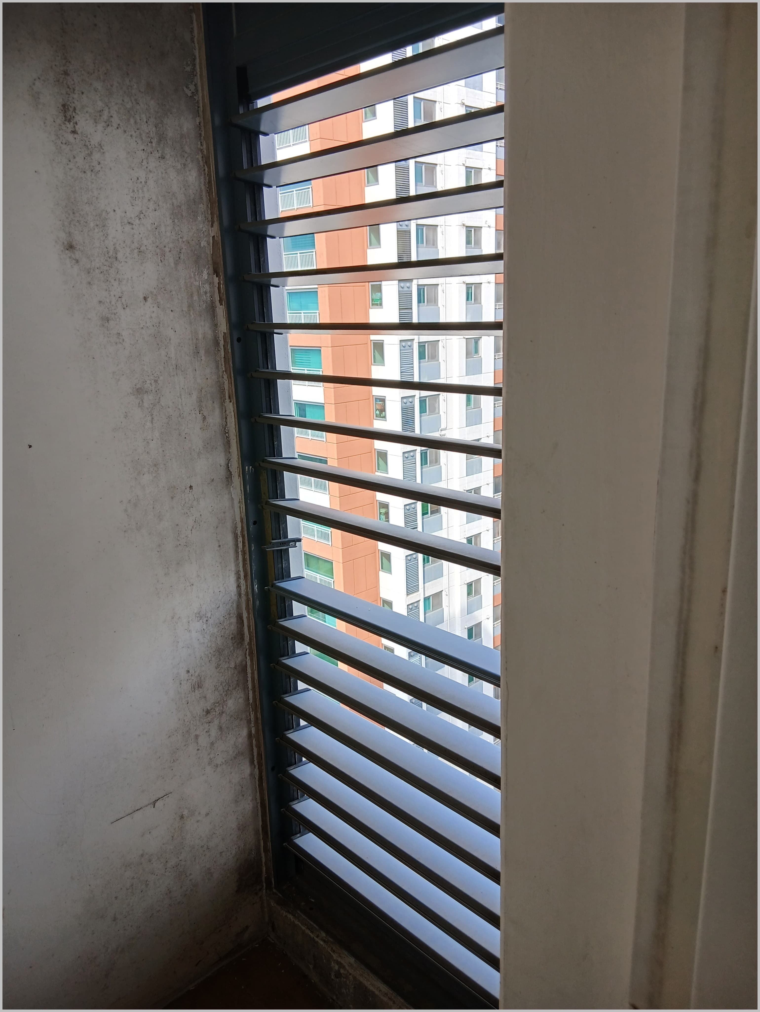 서울시 용산구 신계동 e편한세상 루버창 시공