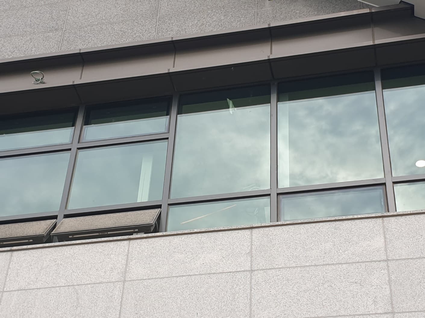 인천시 송도구 힐스테이트 더스카이 상가 루버창 시공