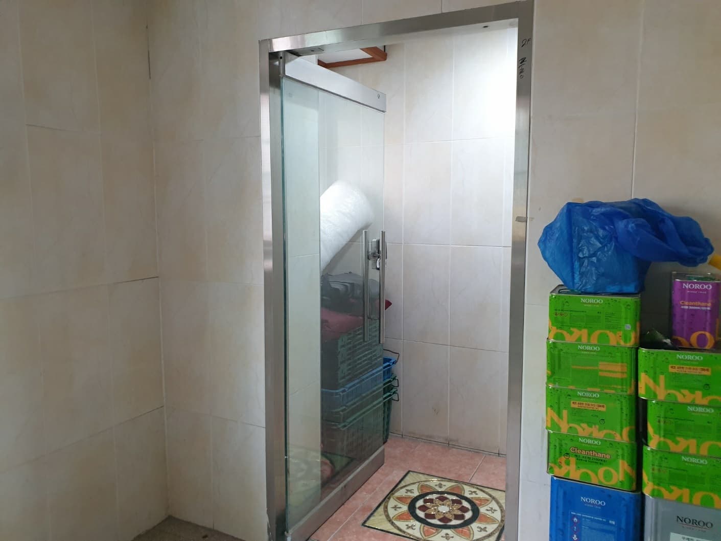 서울시 광진구 중곡동 유리문 강화도어 힌지 교체 시공