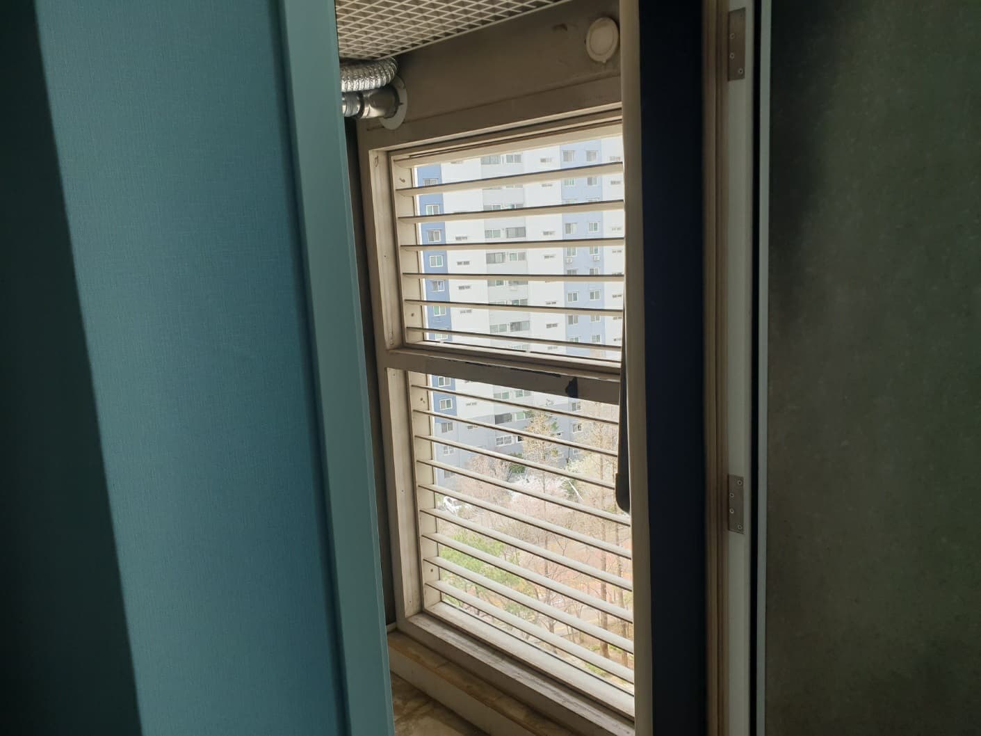 서울시 광진구 자양동 에어컨 실외기실 루버창 시공