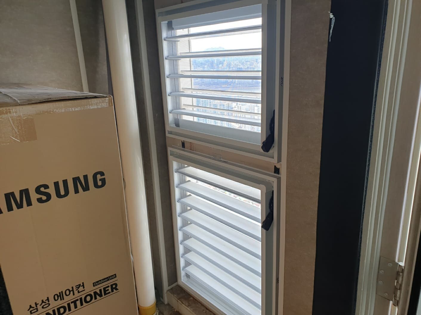 서울시 광진구 자양동 더샵스타시티 에어컨 실외기실 루버창 시공