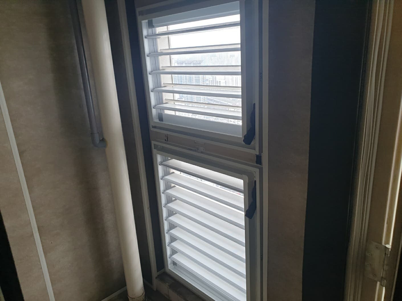 서울시 광진구 건대 더샵스타시티 에어컨 실외기실 환기 루버창 시공