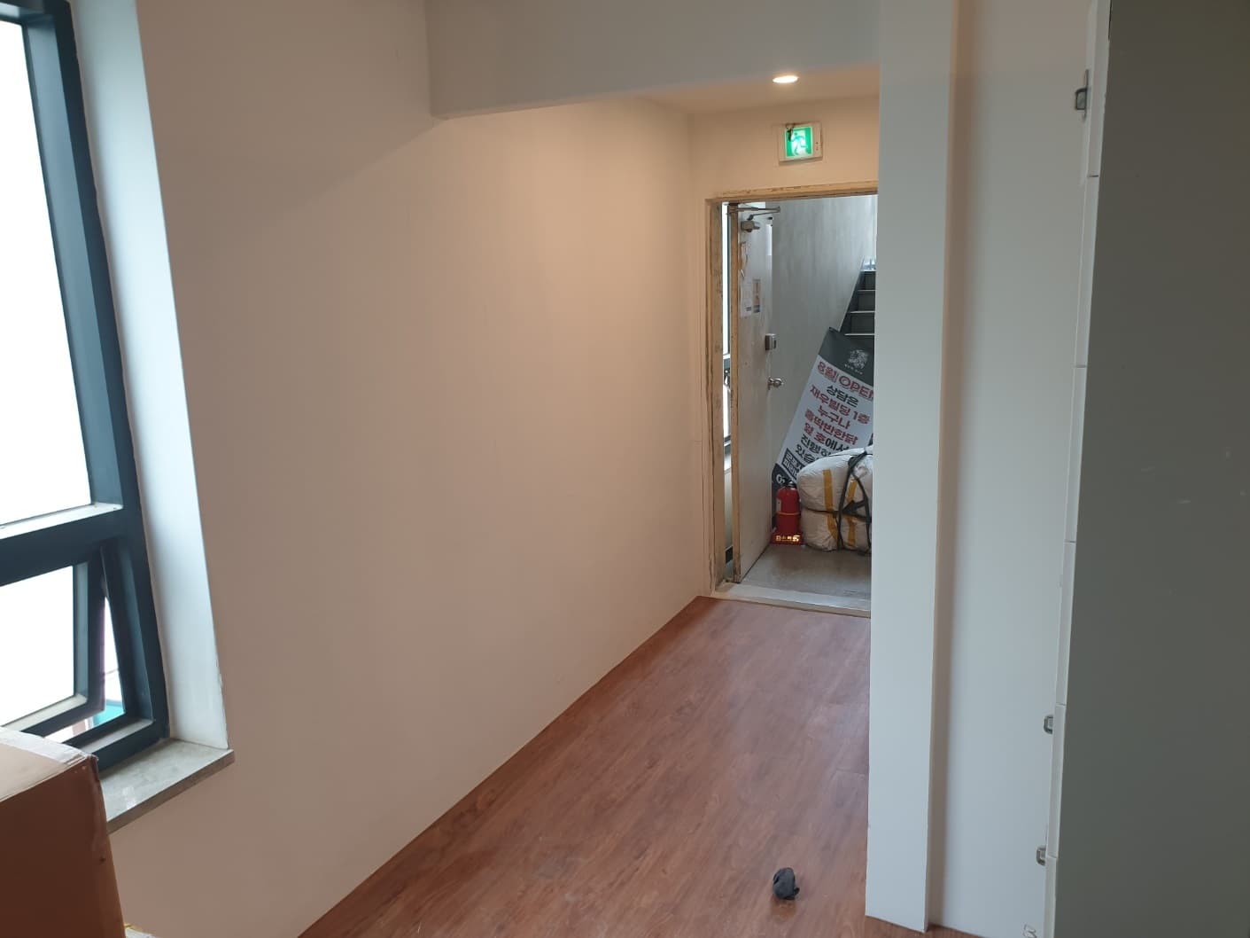 0046_2025.11.06_경기도 군포시 당동 유리문 강화도어 시공