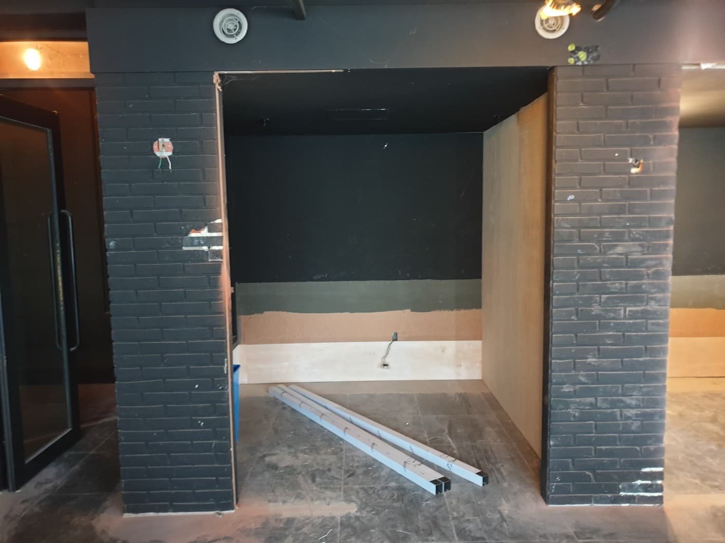 0047_2025.09.30_서울시 광진구 화양동 상가 파티션 및 유리문 강화도어 시공