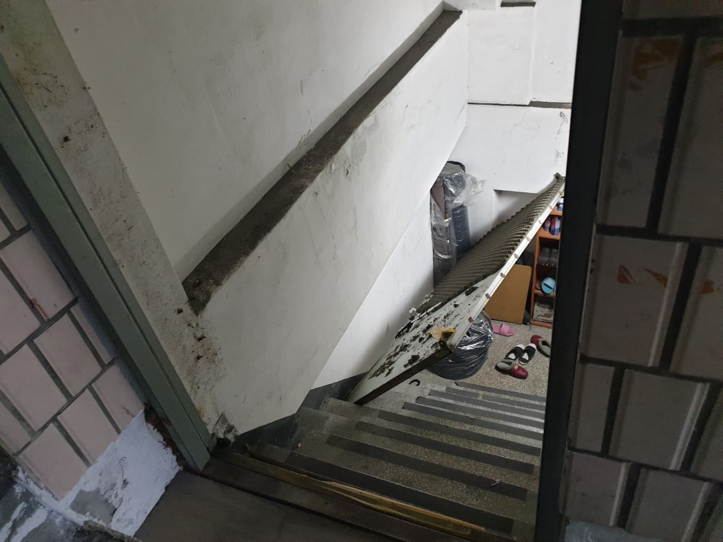 0085_2023.08.11_서울시 광진구 중곡동 방화문 시공