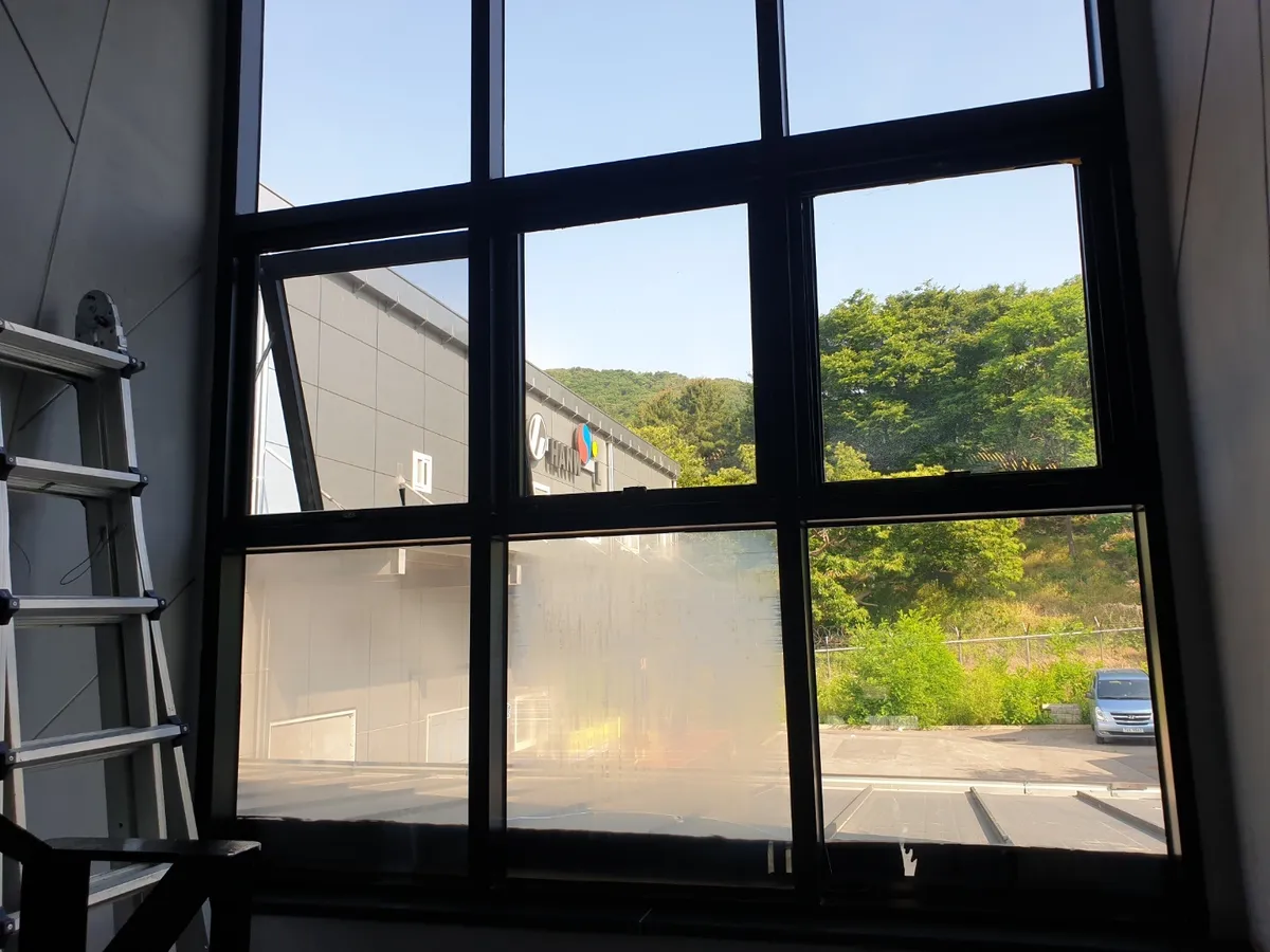 경기도 고양시 카페 유리 교체 및 자동문 모터 시공 - 이미지 1