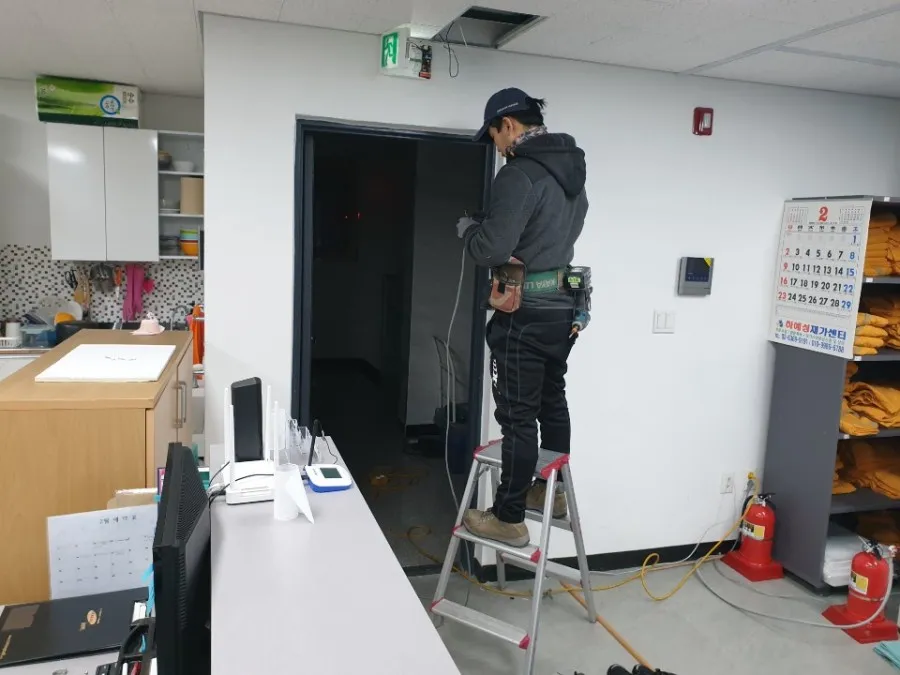 경기 고양시 일산동구 정발산동 자동문 시공 - 이미지 1