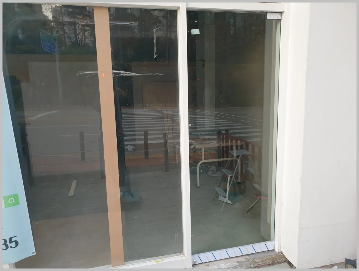 경기도 고양시 일산 동구 식사동 유리문(강화도어) 시공 - 이미지 1