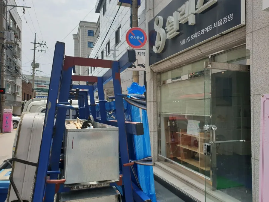서울시 광진구 중곡동 유리문 시공 - 서울시 광진구 강화도어 수리 및 설치 - 이미지 1