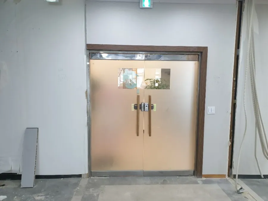 수원 망포동 상가 양개 자동문 시공 - 이미지 1