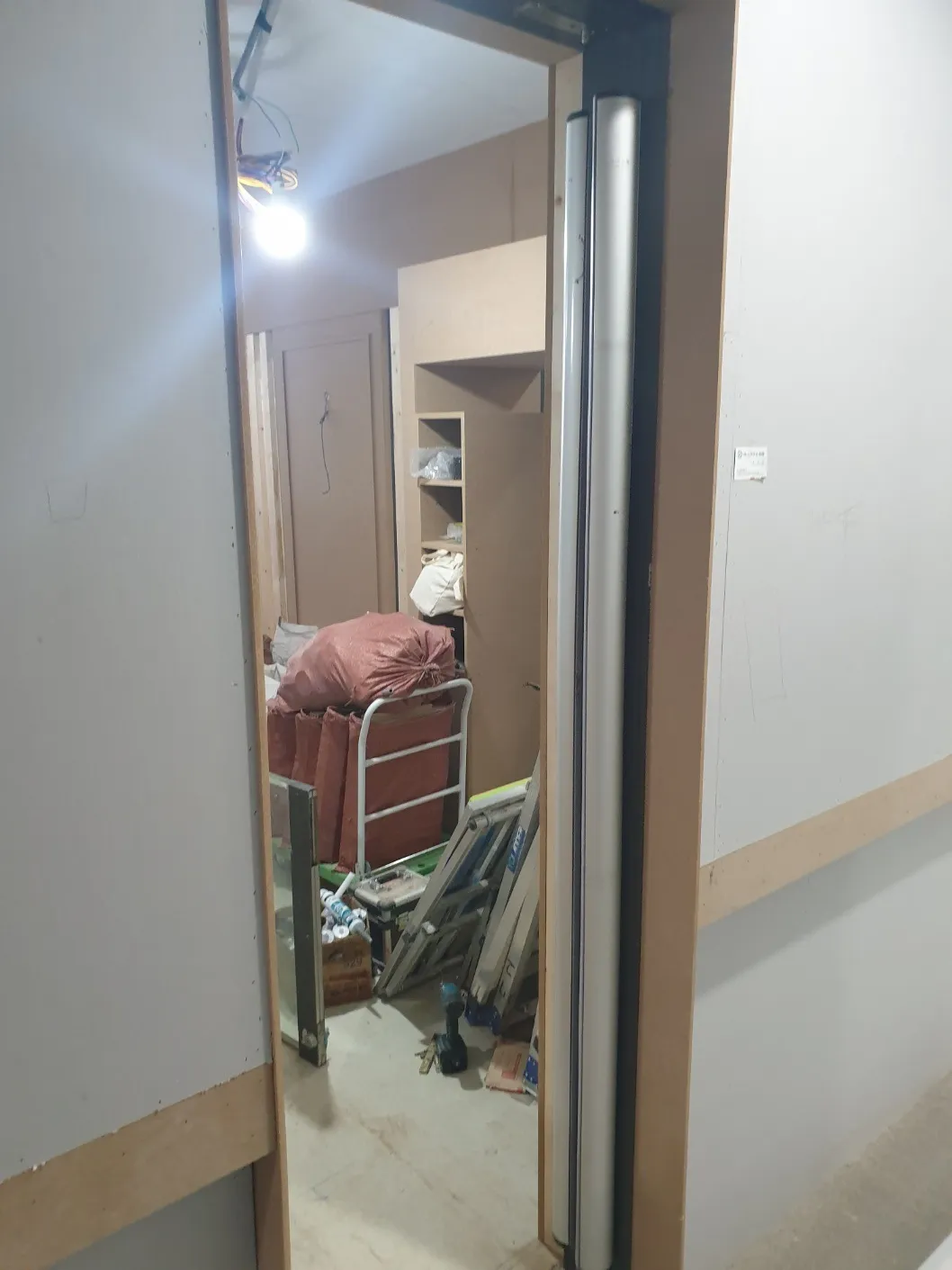 경기도 하남시 망월동 상가 강화도어 유리문 및 금속 시공 - 이미지 1
