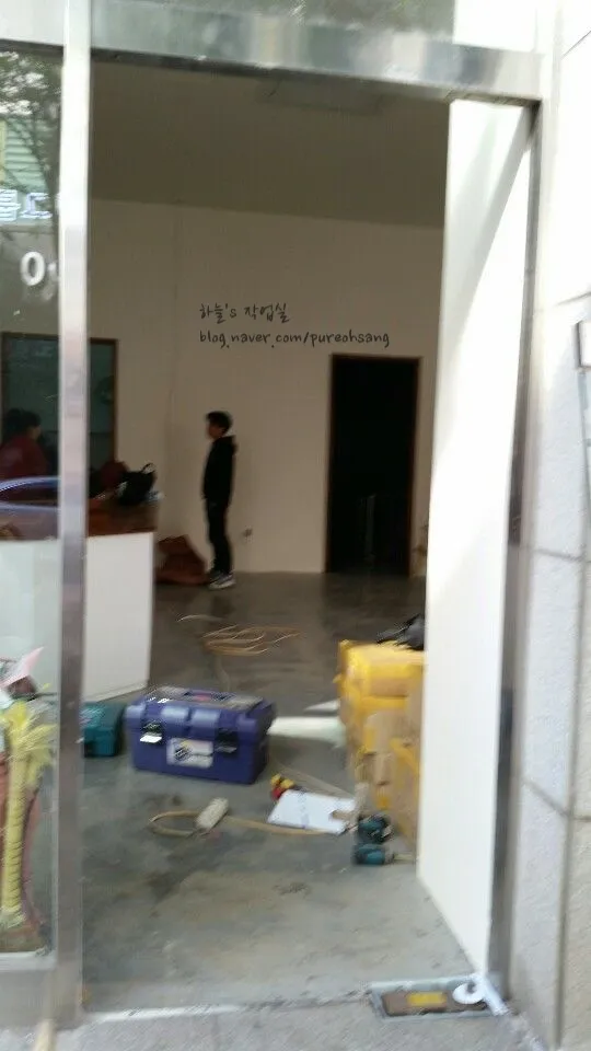 안산 베이커리 강화도어(유리문 출입문) 및 힌지 교체 - 이미지 1